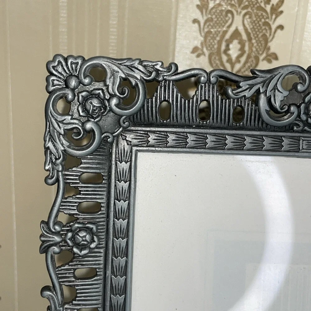 5‎ x 7 inch Self Standing Photo Frame Heirloom Zinc Alloy Floral Scroll